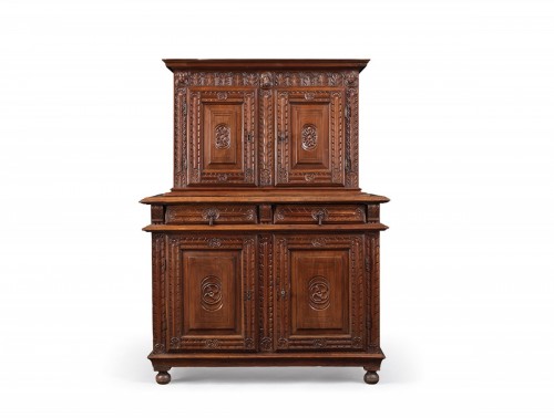 Small Henri II cabinet with a feather quill decor - Furniture Style Renaissance