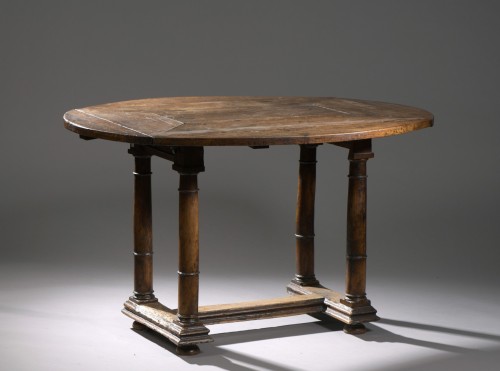 Walnut oval leaf-table - Furniture Style 