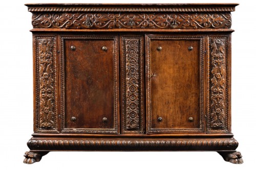 Importante credenza en noyer sculpté de la Renaissance