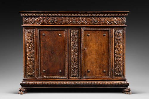 Important Renaissance carved walnut credenza - Furniture Style Renaissance