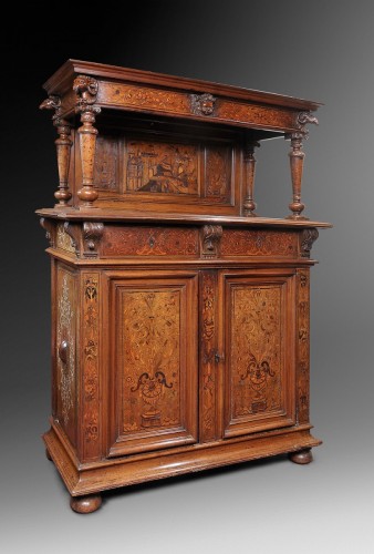 Rare Renaissance dressor decorated  with marquetry and pastiglia - Furniture Style Renaissance