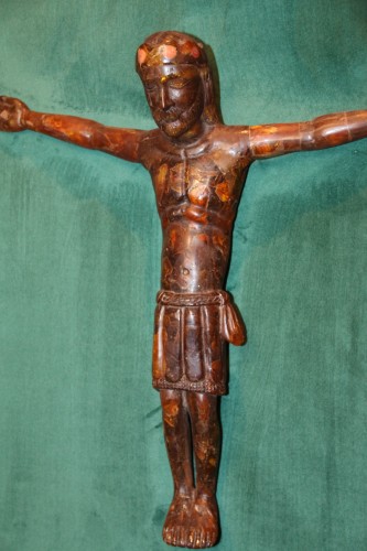 Carved amber figure of christ - 