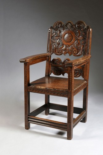 Lombardy armchair of the 17th century in walnut - Seating Style 