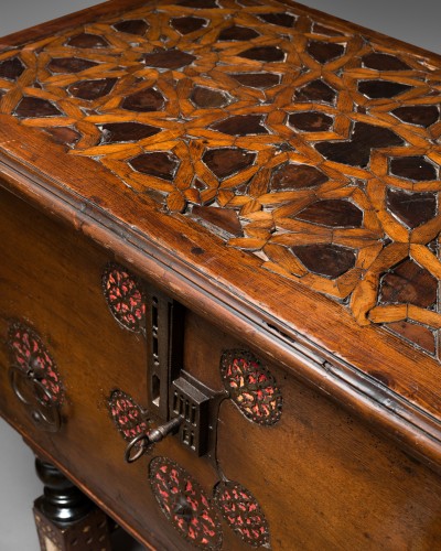 Rare gothic treasurer chest - Furniture Style Renaissance