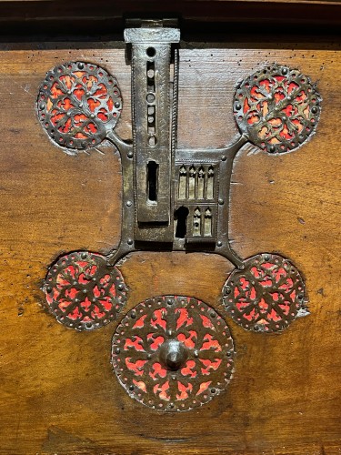 11th to 15th century - Rare gothic treasurer chest