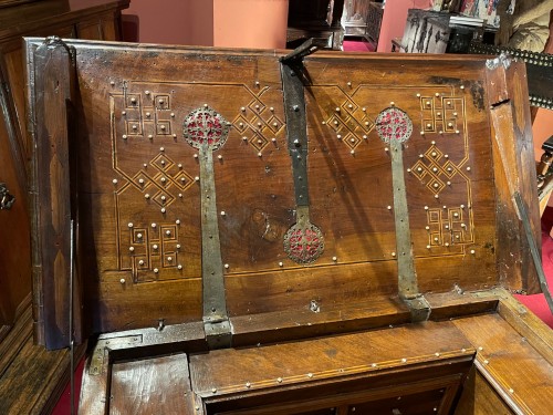Rare gothic treasurer chest - Renaissance