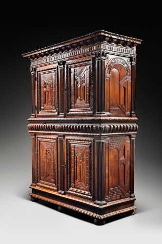 Exceptional french Renaissance cabinet with perspective carving - Furniture Style Renaissance