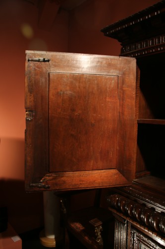 Exceptional french Renaissance cabinet with perspective carving - 