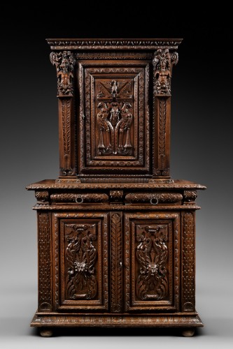 Cabinet richement sculpté de la seconde Renaissance - Mobilier Style Renaissance