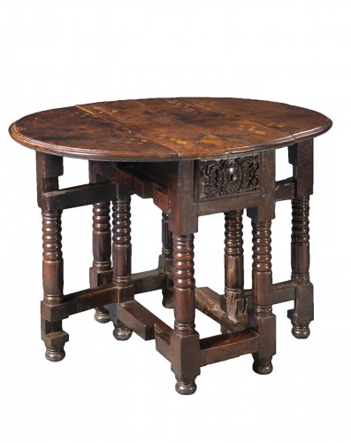 Small spanish drop-leaf table