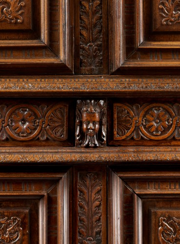 Petit cabinet lyonnais d’époque Renaissance - Mobilier Style Renaissance