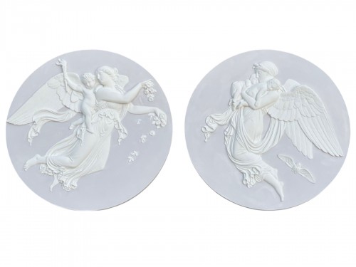 Le Jour et la Nuit, paire de médaillons monumentaux en plâtre d’après Thorvaldsen