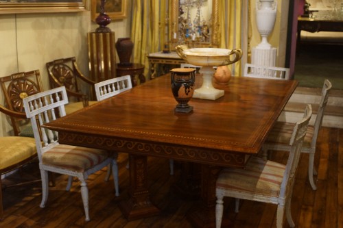 Mobilier Table & Guéridon - Grande table d'apparat Neo-Antique en noyer blond sculpté