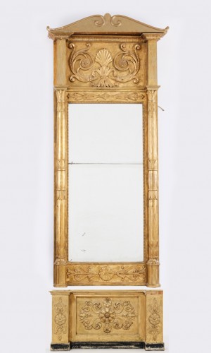 Paire de grands miroirs en bois doré, Suède vers 1820 - Galerie Golovanoff