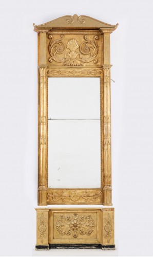 XIXe siècle - Paire de grands miroirs en bois doré, Suède vers 1820