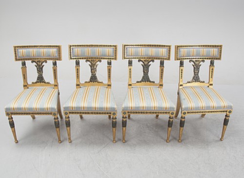 Suite de 4 chaises de style Gustavien, vers 1900 - Galerie Golovanoff