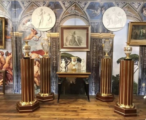 Suite de 4 colonnes Acajou et laiton, style Empire Russe - Galerie Golovanoff