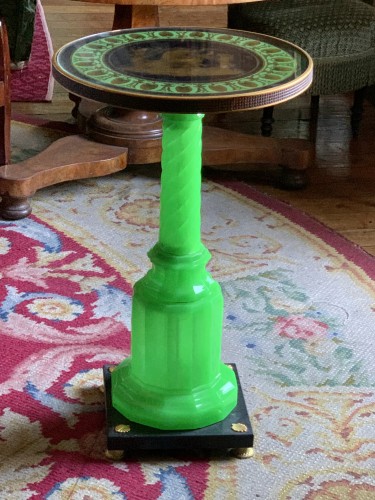 Furniture  - Pedestal table in green Opaline, Top eglomisé, Bohemia, 19th cent. -