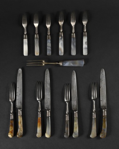 Set of agate cutlery 