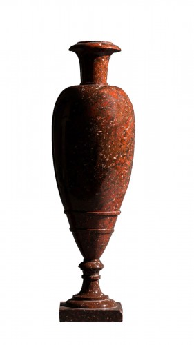 Dysberg porphyry vase