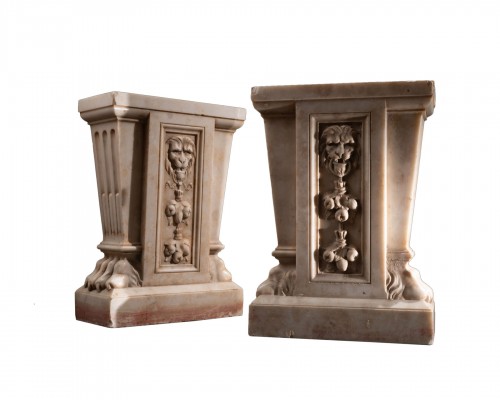 Paire de supports néoclassiques en marbre