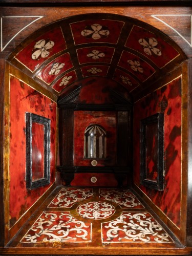 Furniture  - 17th century Antwerp cabinet 
