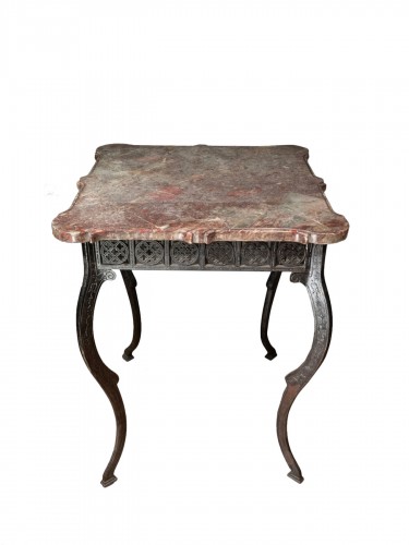 Neo-Gothic table - 19th century