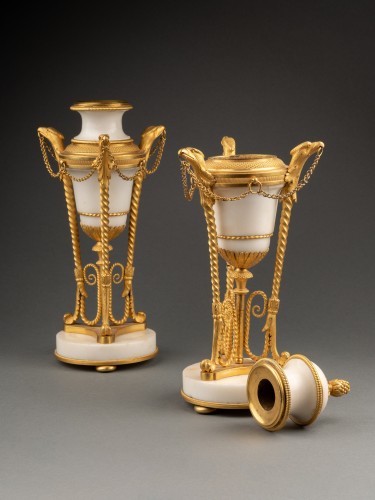  Pair of Louis XIV cassolettes forming a candlestick - Lighting Style Louis XIV