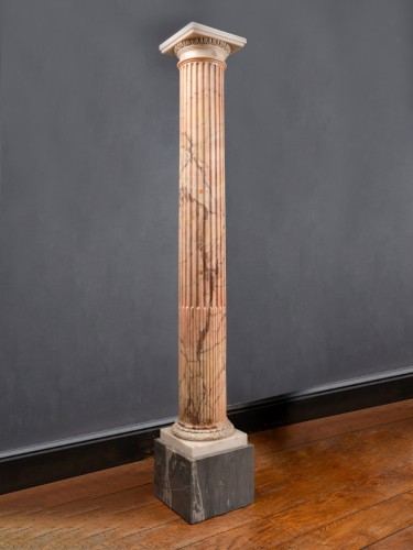 18th century - Polychrome column in Italian marbles - late 18th century  