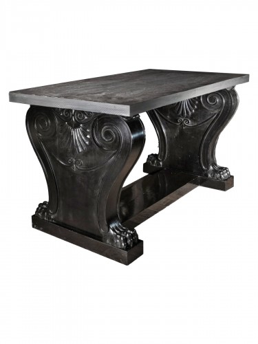 Neoclassical table in lacquered pearwood   