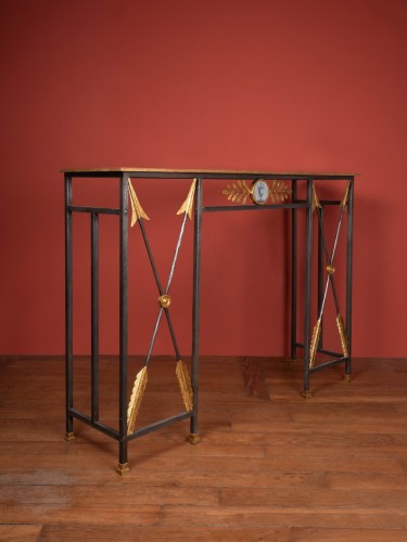 Console en fer forgé martelé et doré à la feuille d’or - Galerie Lamy Chabolle