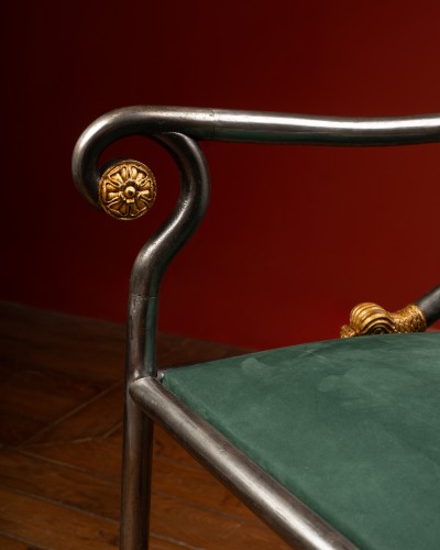 XIXe siècle - Fauteuil Restauration en acier poli