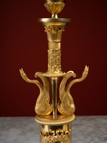 Luminaires Bougeoirs et Chandeliers - Candélabres flambeaux avec figures de cygnes, Empire Russe