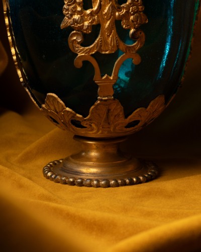 Verrerie, Cristallerie  - Vase médicéen en verre bleu, cuivre et bronze dorés