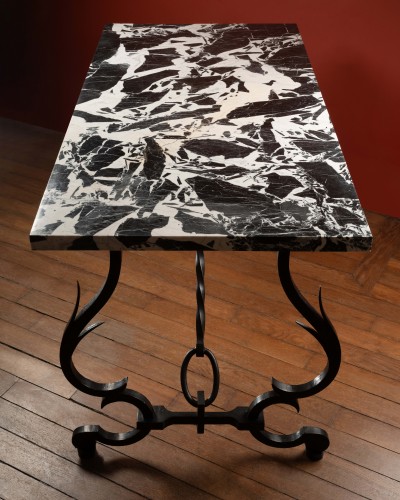 Mobilier Table & Guéridon - Table en fer forgé par Gilbert Poillerat avec plateau en marbre Grand Antique