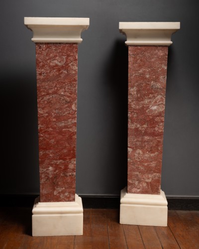 Paire de gaines en marbres rose des Pyrénées et blanc de Saint-Béat - Objet de décoration Style 