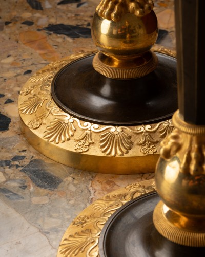 Pair of “claw-foot” candlesticks with antique masks, attr. to Claude Galle - Lighting Style Empire