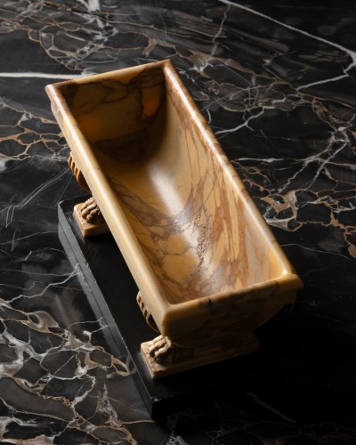 Small-scale reproduction of an ancient labrum - Decorative Objects Style 