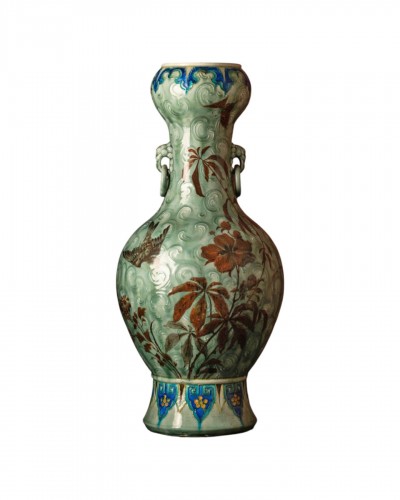 Grand vase céladon par Théodore Deck, décor attribué à Éléonore Escallier