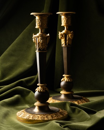 A Set of Four Empire Parcel-Gilt “Claw-Foot” Candlesticks with Antique Mask - Lighting Style Empire
