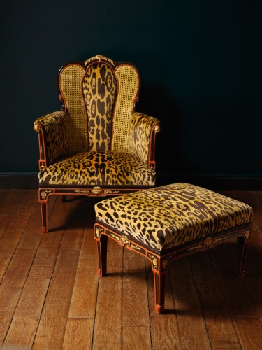 20th century - Italian Lacquered and Parcel-Gilt ‘Chinoiserie’ Bergère and Stool, ca. 1900