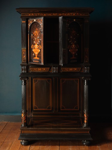 Cabinet à décor de marqueterie par Charles Hunsinger - Mobilier Style Napoléon III