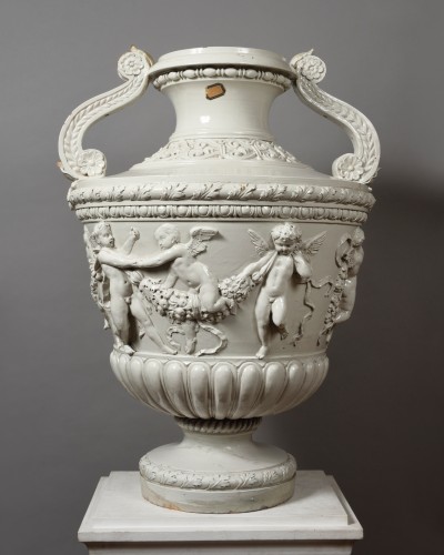 Grand vase en faïence blanche - Giuseppe Cantagalli - Objet de décoration Style 