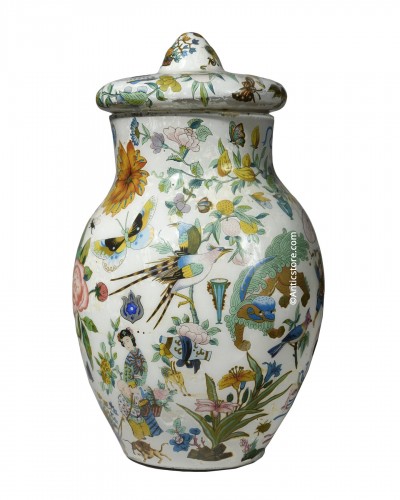 Covered vase with Chinese motifs,  glass fixed with engravings - early 19th