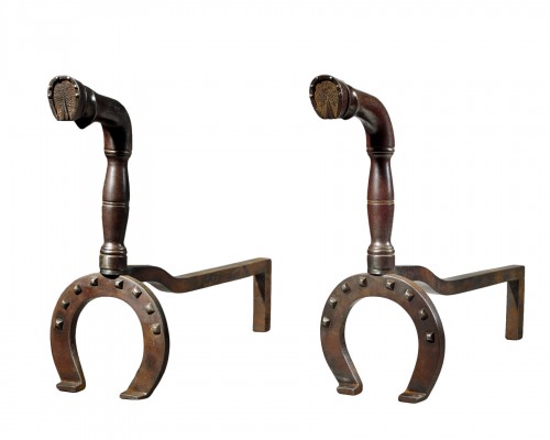 Chenets en fer forgé représentant des jambes de cheval – 1930/40