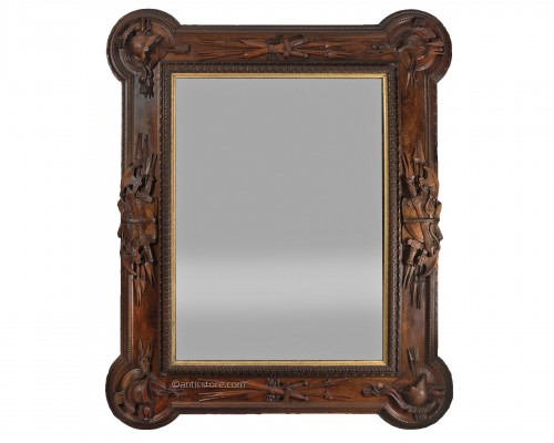 Pietro Giusti (1822-1878) - Walnut frame carved with military attributes