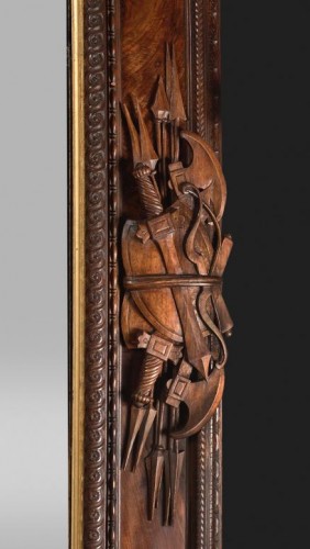 19th century - Pietro Giusti (1822-1878) - Walnut frame carved with military attributes