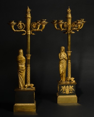 Paire d’importants candélabres aux pythies – Claude-François Rabiat (1756-1815) - Luminaires Style Empire