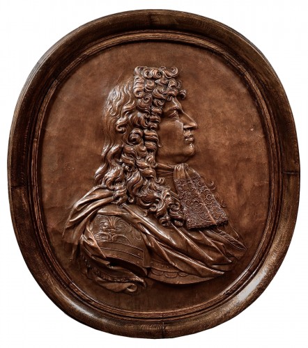 Médaillon en cuir à l’effigie du Roi Louis XIV