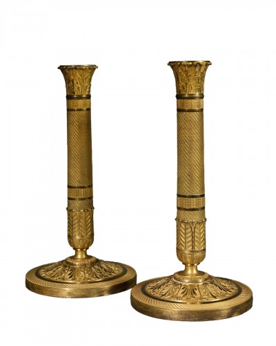 Paire de bougeoirs d'époque Restauration